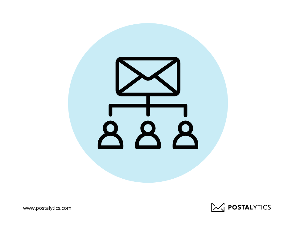 Business mailing list icon showing an envelope connected to three people, illustrating data-driven B2B targeting for direct mail marketing.